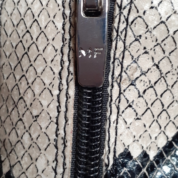 MARC FISHER BOOTIES - Picture 10 of 10